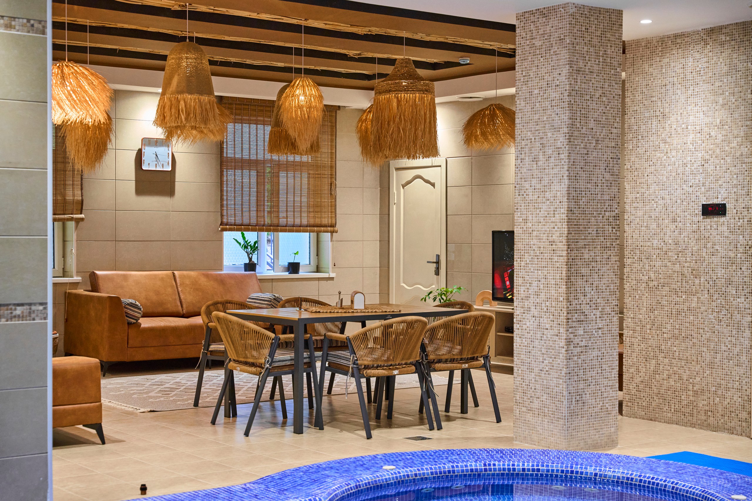 Charos SPA