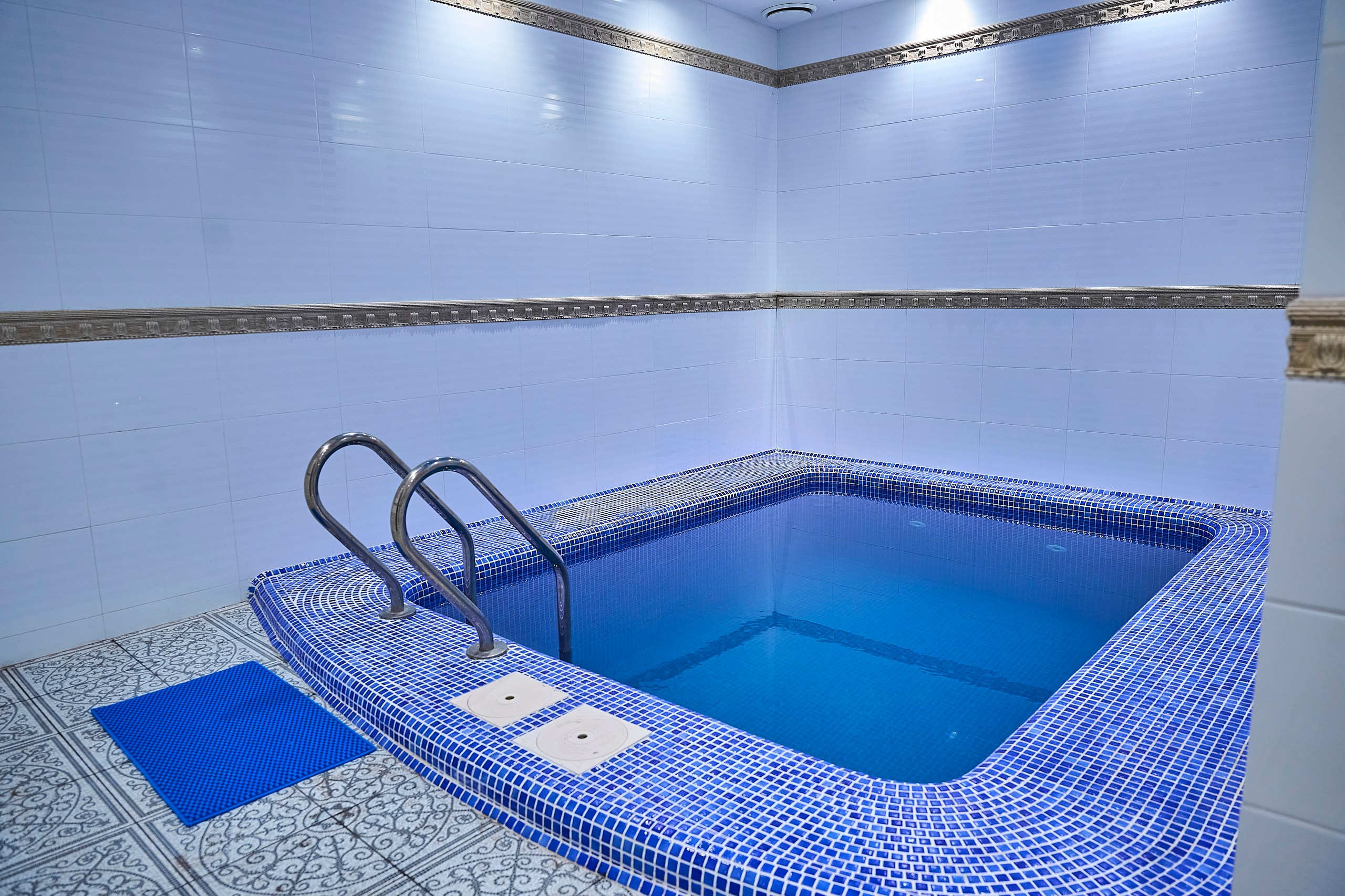 Charos SPA